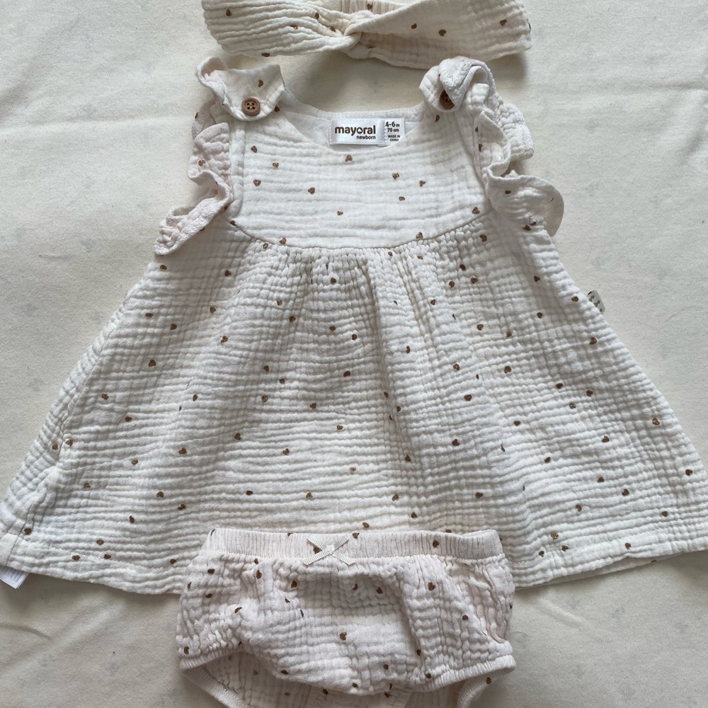Mayoral baby girls three piece outfit 4-6 months
